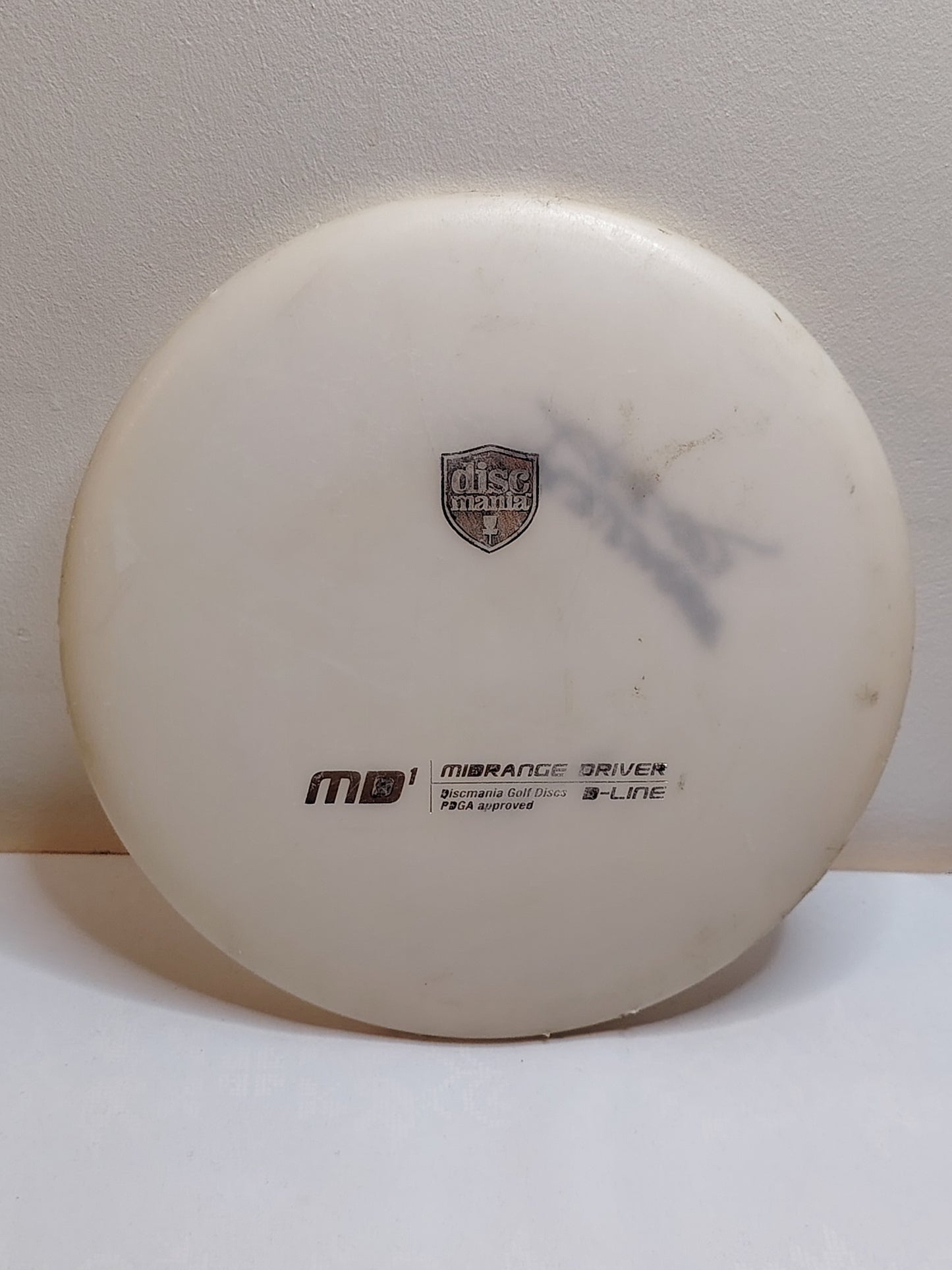 Discmania MD1 (D-Line) – Valkoinen ~180g