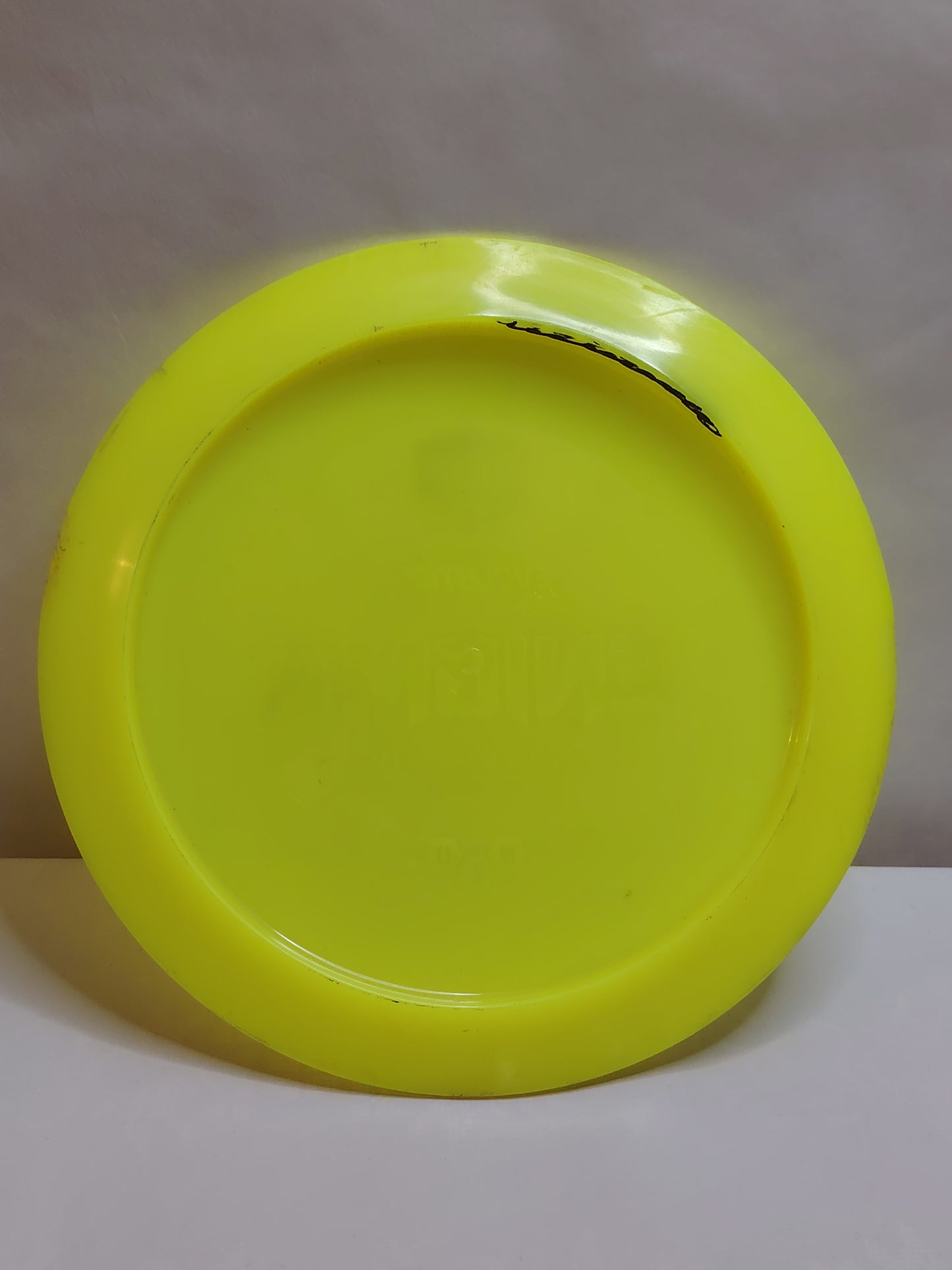 Discmania Enigma (Evolution Neo) – Keltainen 173g