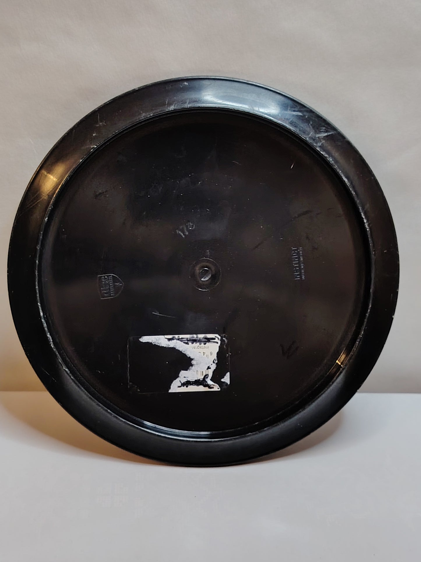 Discmania Instinct Neo – Musta, 174 g, Kunto B+