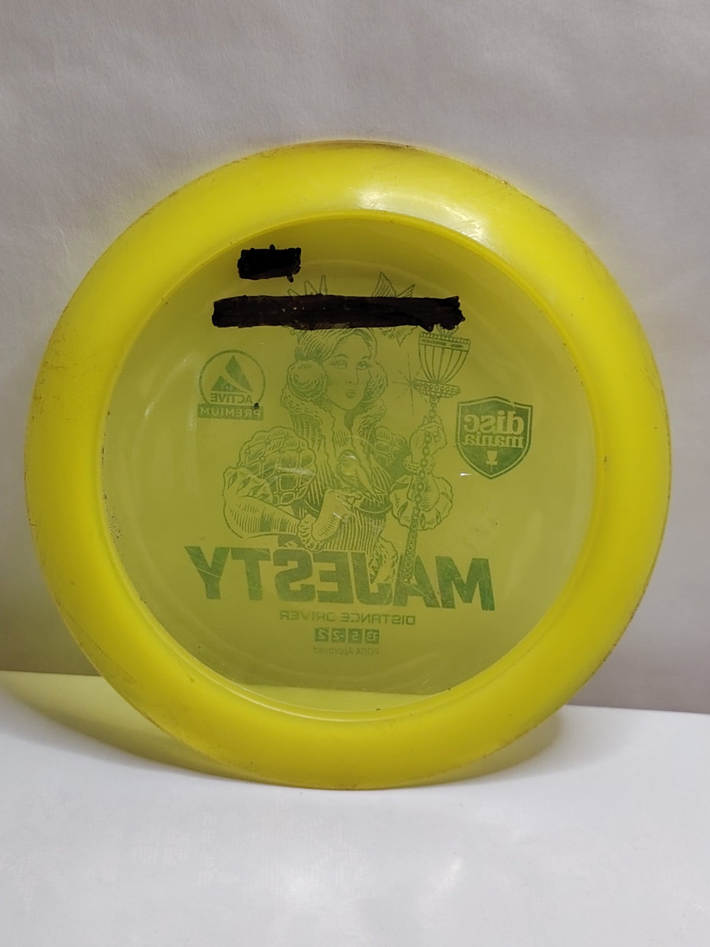 Discmania Active Premium Majesty – Keltainen, n. 173 g, Kunto: B