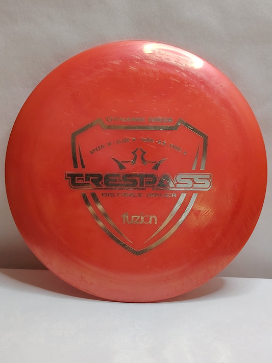 Dynamic Discs Fuzion Trespass – Punainen, 168 g, Kunto: B+