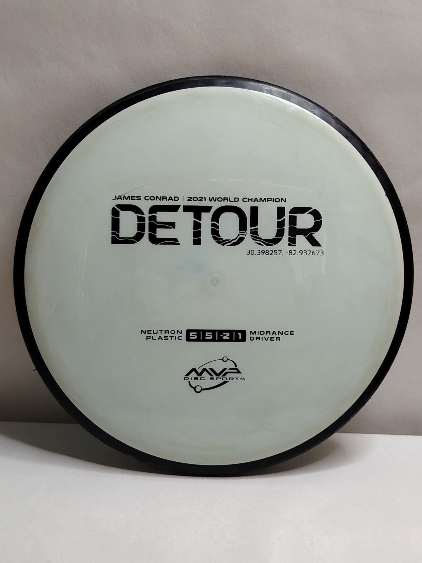 MVP Disc Sports Neutron Detour – James Conrad Edition – Valkoinen, 177 g, Kunto: B