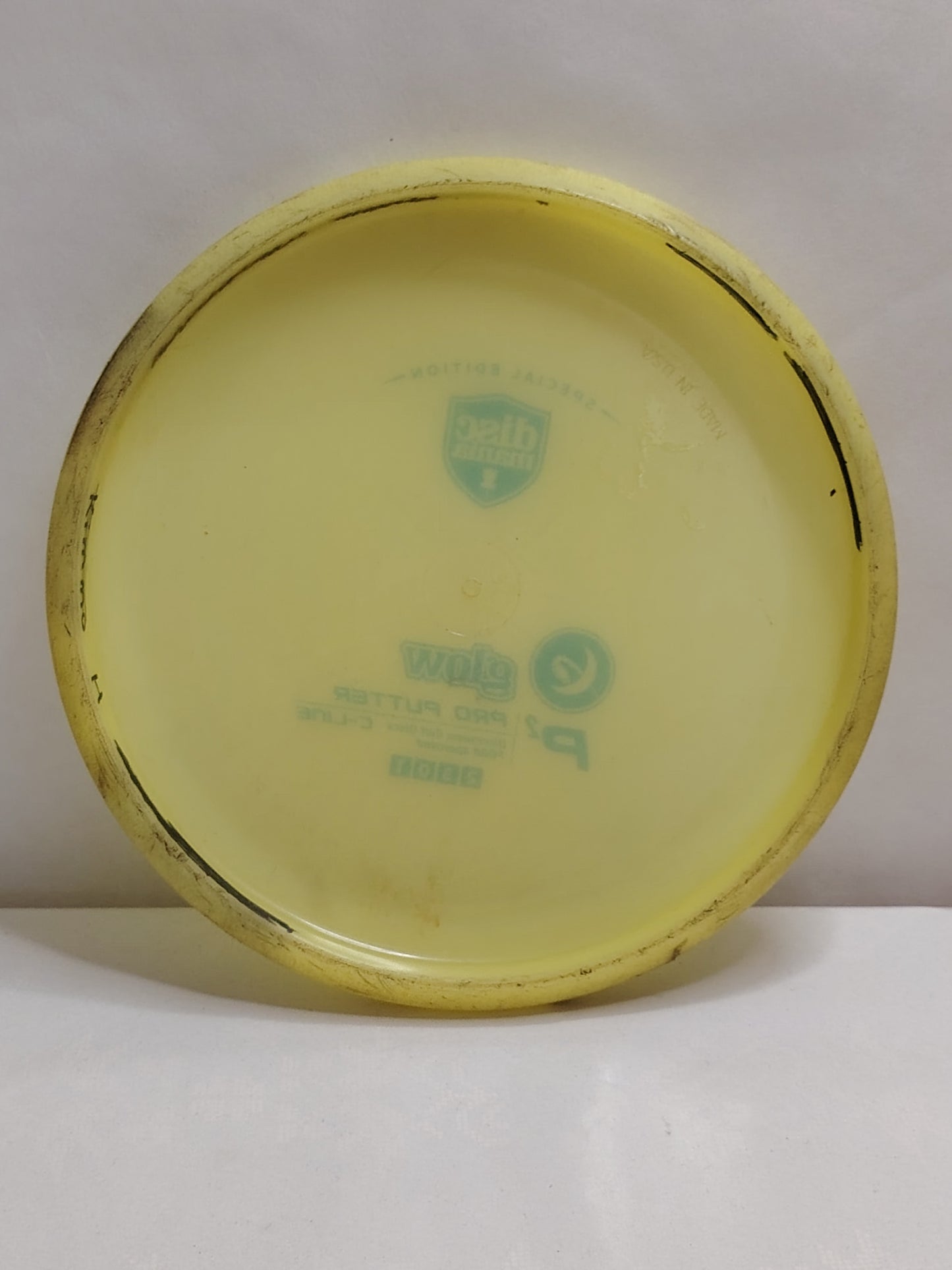 Discmania Innova Made Glow C-Line P2 Special Edition – noin 174 g, Kunto: B