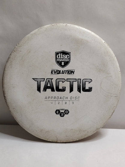 Discmania Hard Exo Tactic – Valkoinen, 175 g, Kunto: C